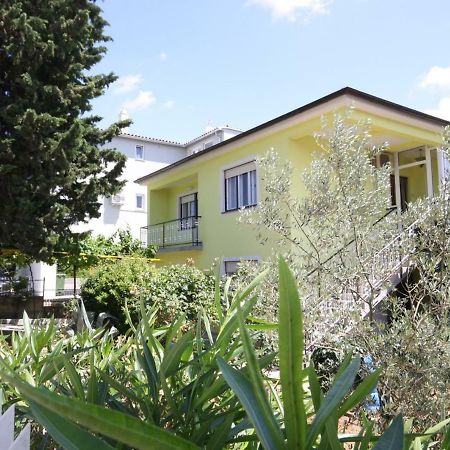 Two Bedroom Apartment, Nice Neighborhood, Free Parking, Wifi Pula Eksteriør billede