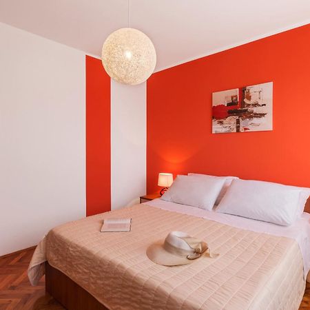 Two Bedroom Apartment, Nice Neighborhood, Free Parking, Wifi Pula Eksteriør billede