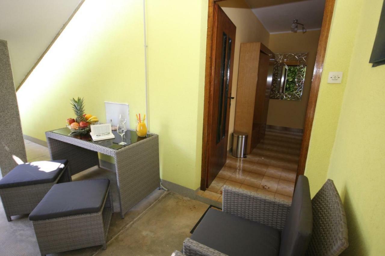 Two Bedroom Apartment, Nice Neighborhood, Free Parking, Wifi Pula Eksteriør billede