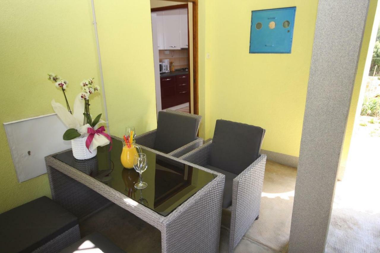 Two Bedroom Apartment, Nice Neighborhood, Free Parking, Wifi Pula Eksteriør billede