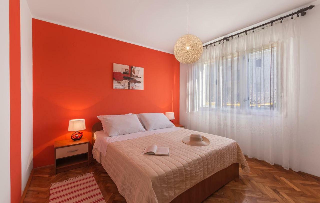 Two Bedroom Apartment, Nice Neighborhood, Free Parking, Wifi Pula Eksteriør billede