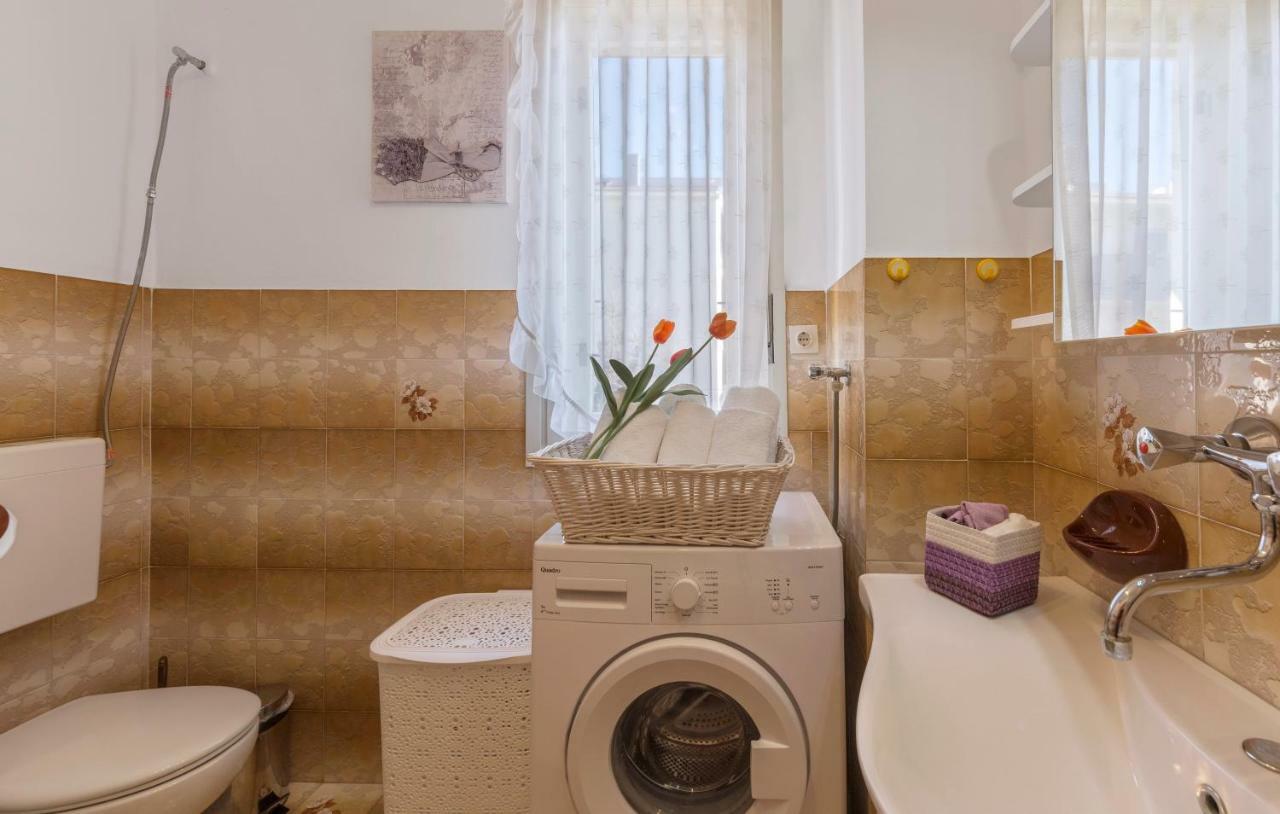 Two Bedroom Apartment, Nice Neighborhood, Free Parking, Wifi Pula Eksteriør billede